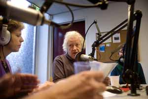 http://www.grensgeluiden.nl/afbeeldingen/BC201501-Joep_Trommelen-radioprogramma_grensgeluiden-Kees_van_Meel-foto_Piet_den_Blanken-GUA_3318-300.jpg