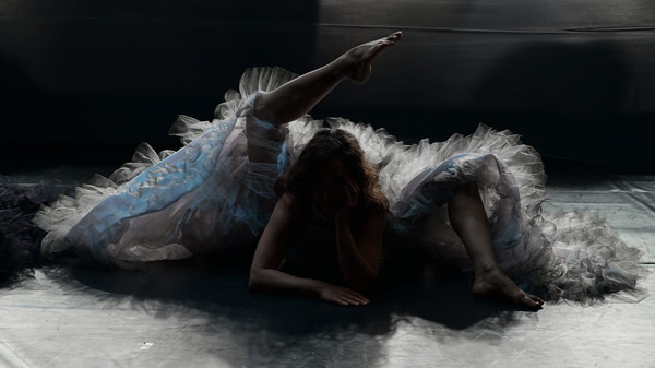 http://www.grensgeluiden.nl/afbeeldingen/SWANLAKE-18mei-34.jpg